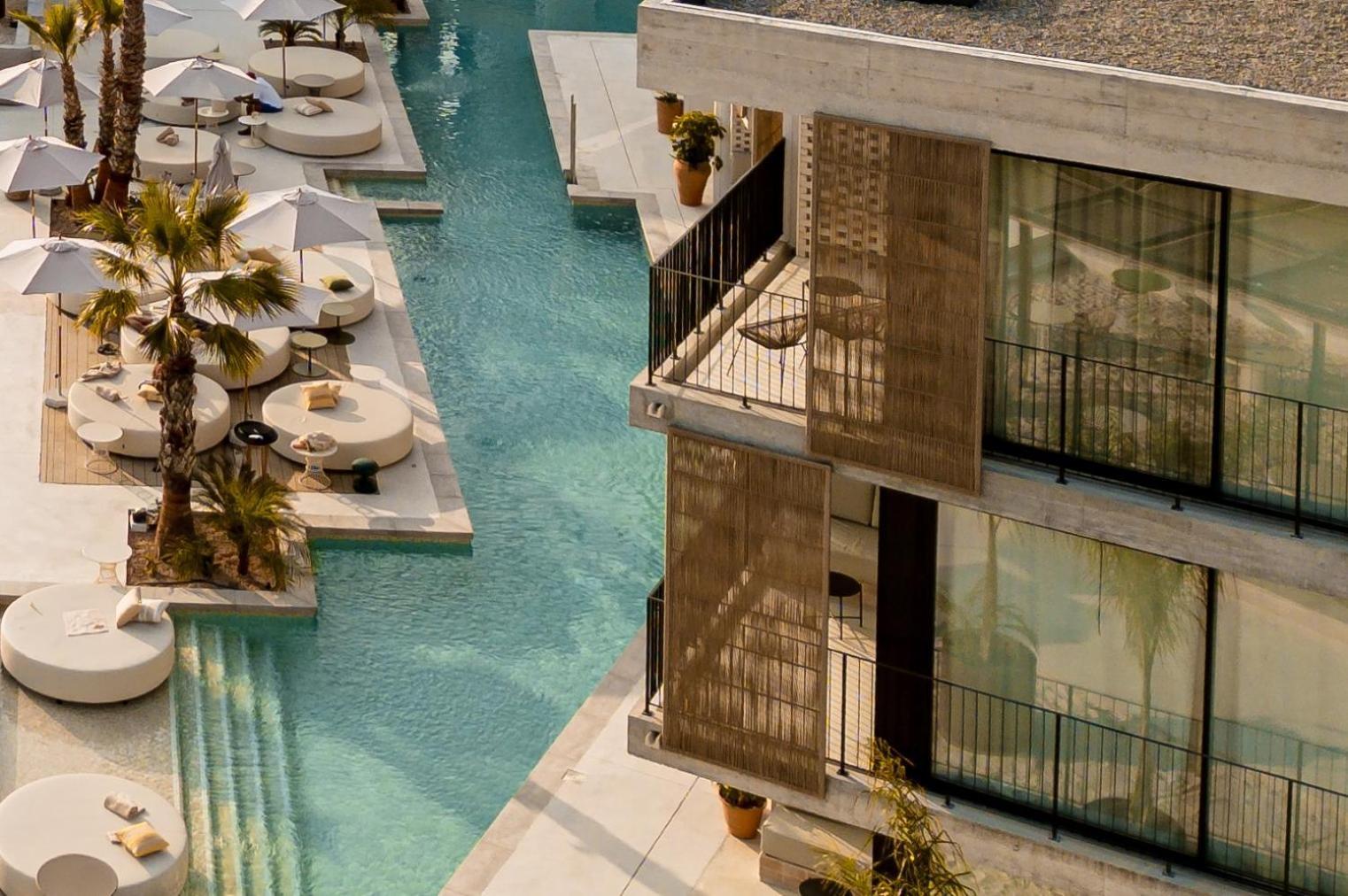 Junior Suite Angolare Nomad con Vista Piscina